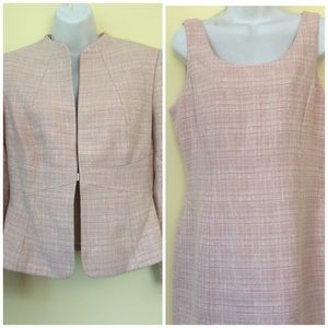 Tahari Arthur S Levine soft light pink suit sz 10P